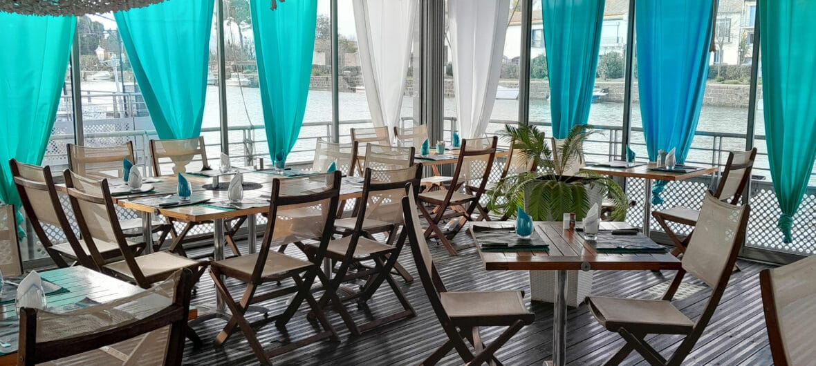 Restaurant La Marina à Agde centre-ville, vue extérieure de nuit